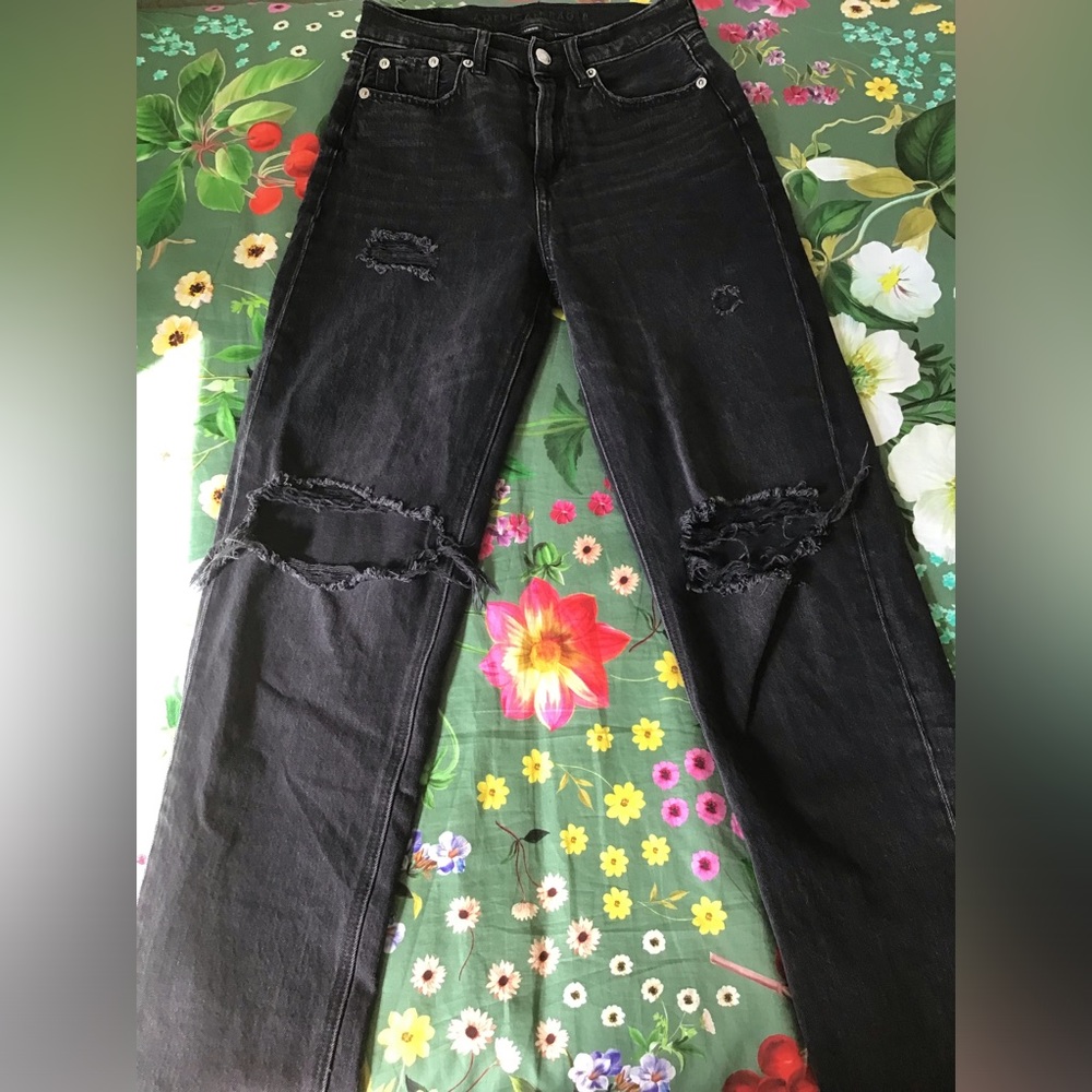 American Eagle|Black Distressed Jeans